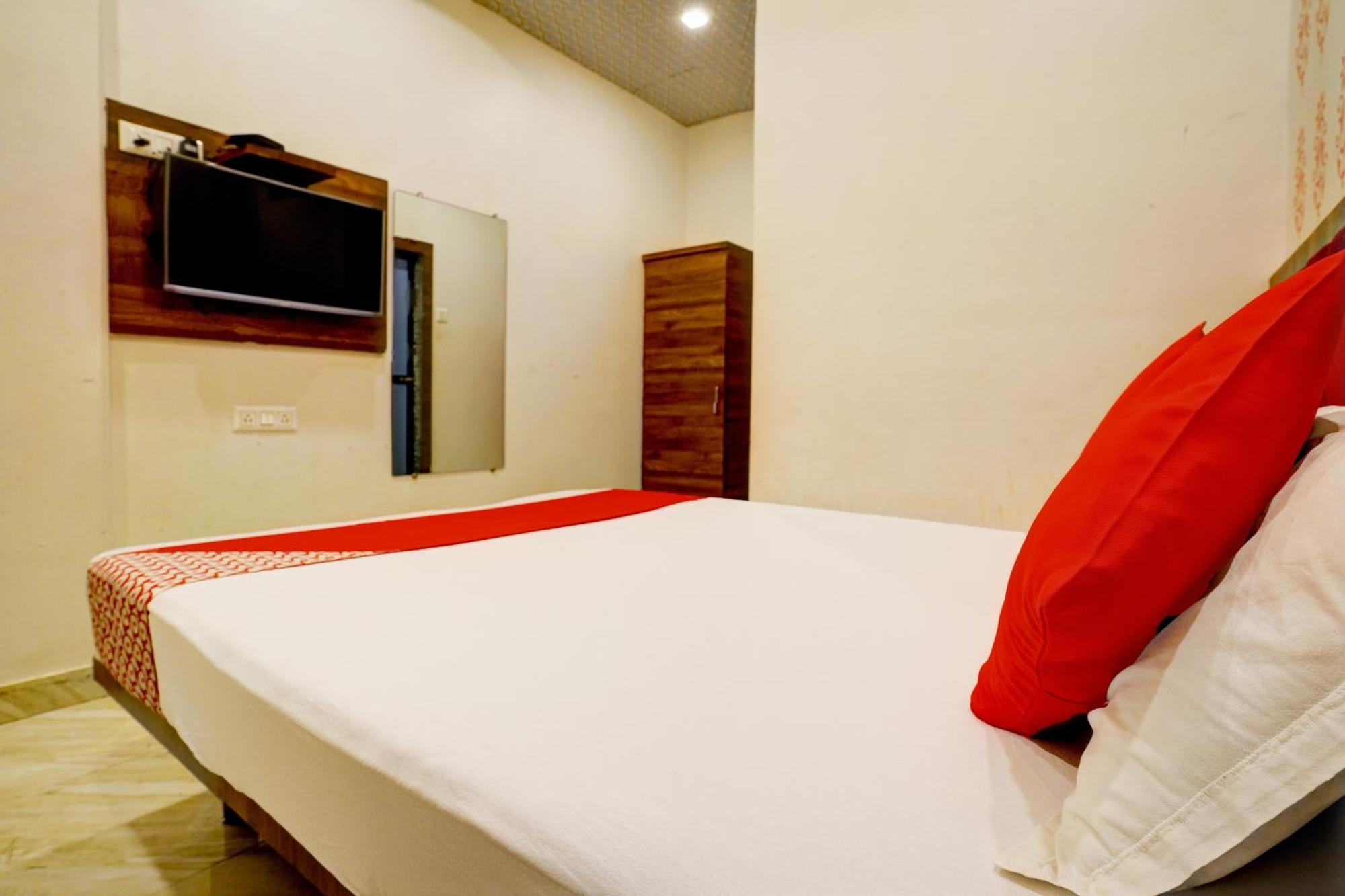 Hotel Aga Begs Mumbai  Buitenkant foto